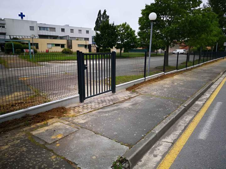 Pose de grillage à Cazères